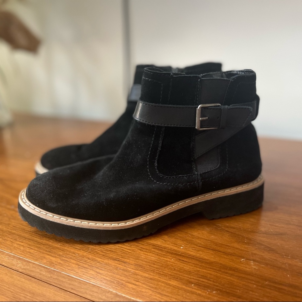 Black fall shoes
